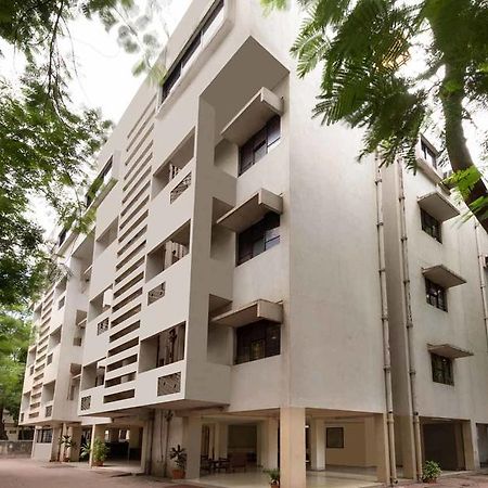 Hotel Meru Pune Esterno foto