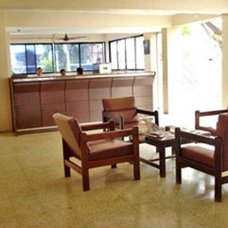 Hotel Meru Pune Esterno foto