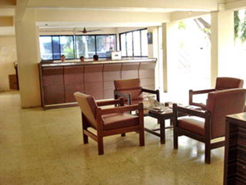 Hotel Meru Pune Esterno foto