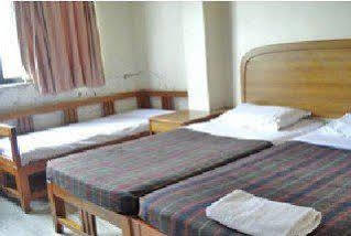 Hotel Meru Pune Esterno foto