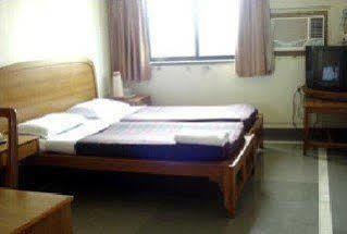 Hotel Meru Pune Esterno foto